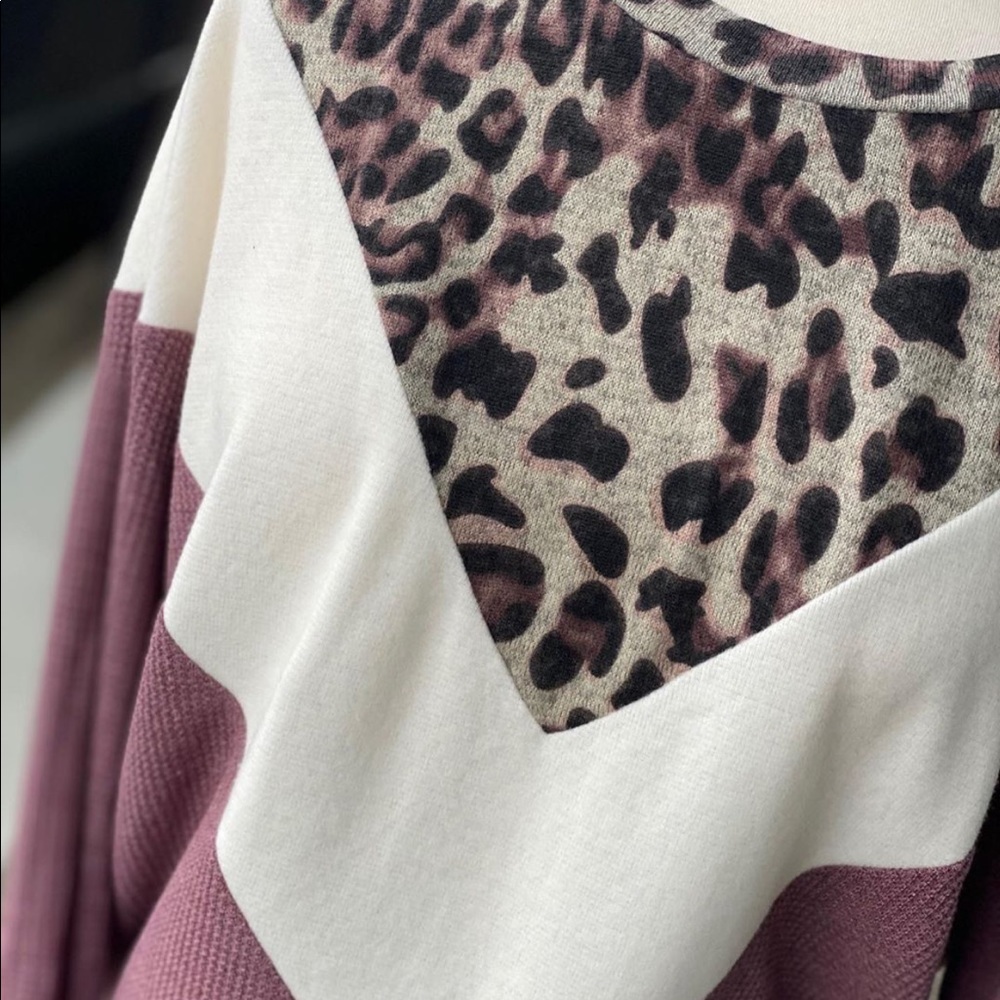Leopard Top - Picture 2 of 2